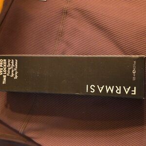 Farmasi fixing spray